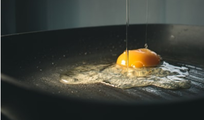 Яичница по-студенчески — быстрый завтрак фото 2