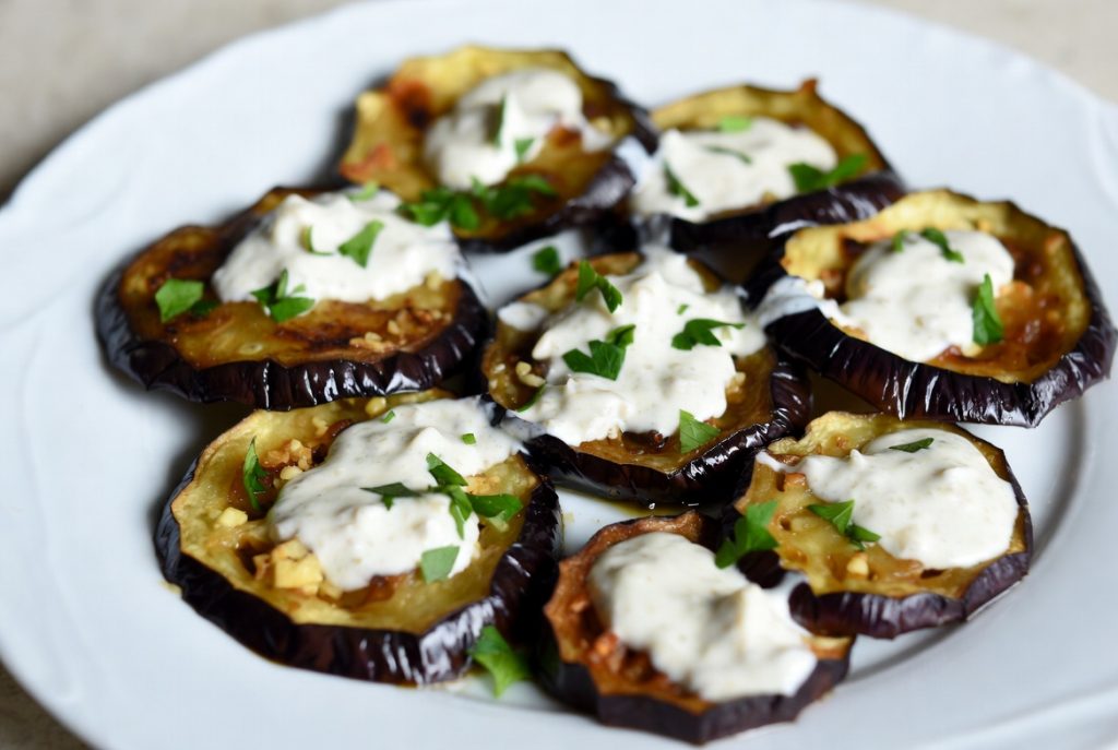 Баклажаны ы чесночном соусе