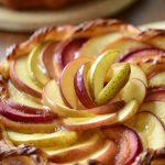 Пирог «Осенний дуэт» из яблок и груш